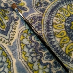 Sephora professional angled shadow brush #13